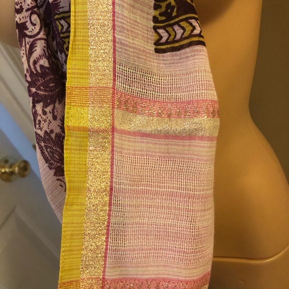 LOFT Scarf LN swirls & shiny Golds & Pink 28" x76" - Picture 5 of 8